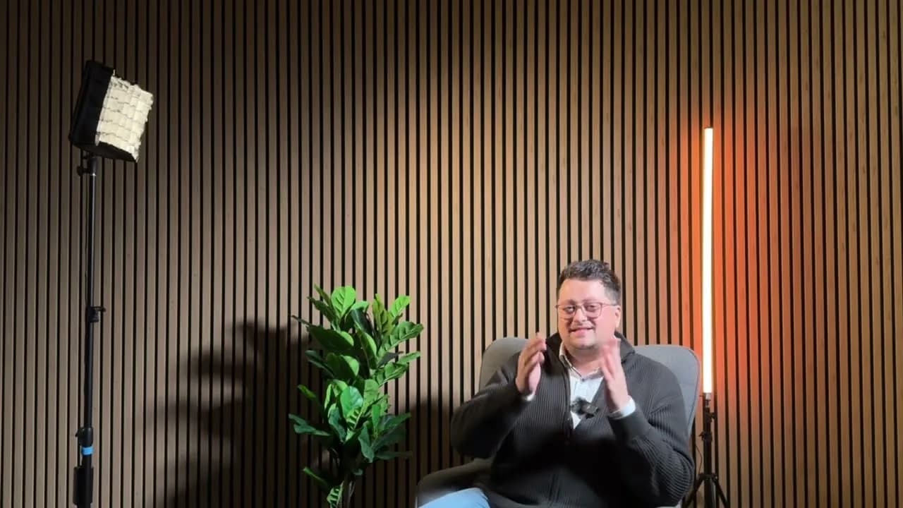 Speciālists studijā skaidro, no kā veidojas saules paneļu sistēmas cena